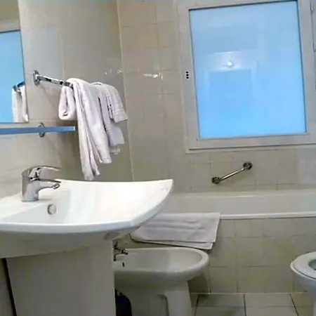 Hotel Camelia International
